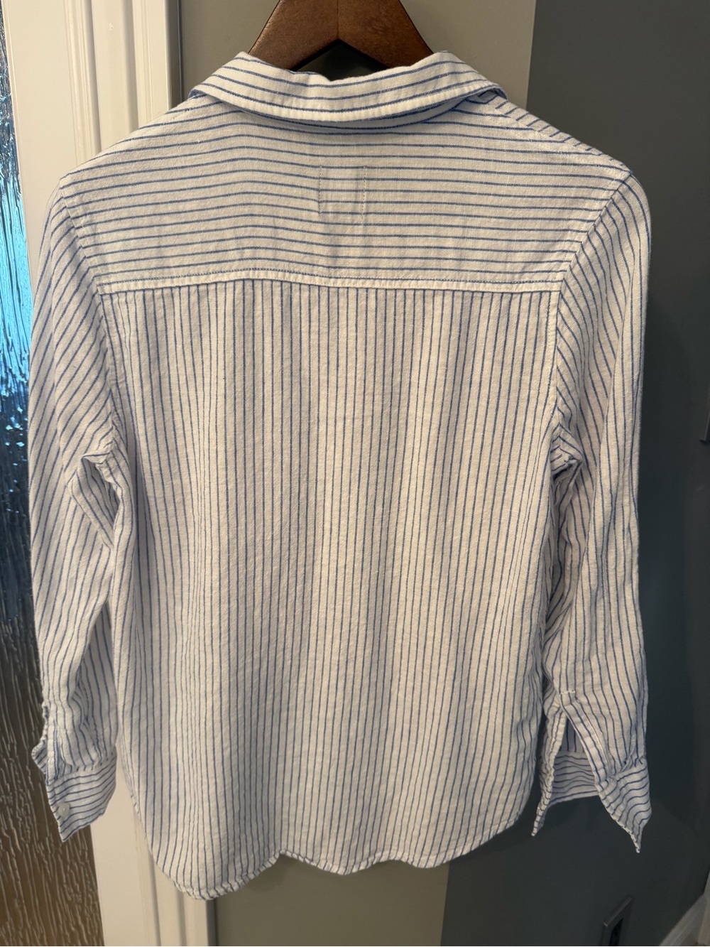 Gap Blue & White Striped Linen Blend Button-Up Shirt Women’s XS - Picture 2 of 4